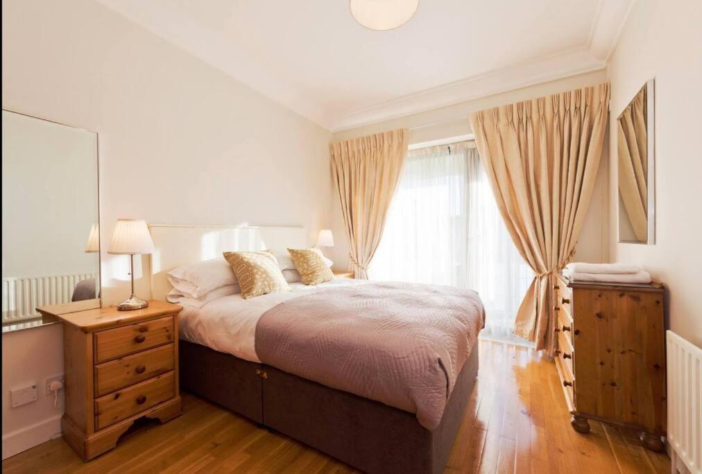 Luxury Apartment In D1 Дублин Экстерьер фото